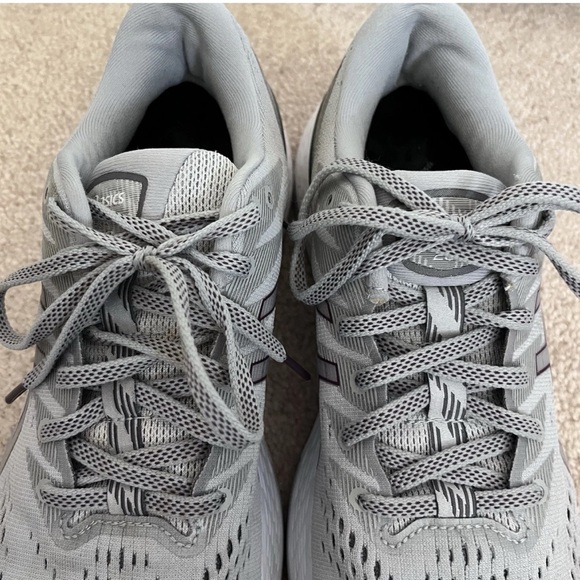 Asics Gel-Kayano 28 Women’s Sz 10 Running Shoes Gray Low-Top Athletic Sneakers - Picture 8 of 11